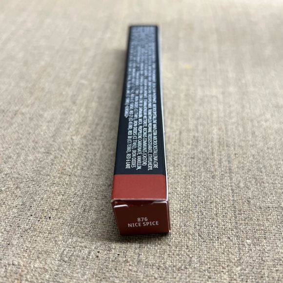 ❤️ MAC Powder Kiss Velvet Blur Slim Stick Lipstick in 876 Nice Spice - Picture 4 of 8